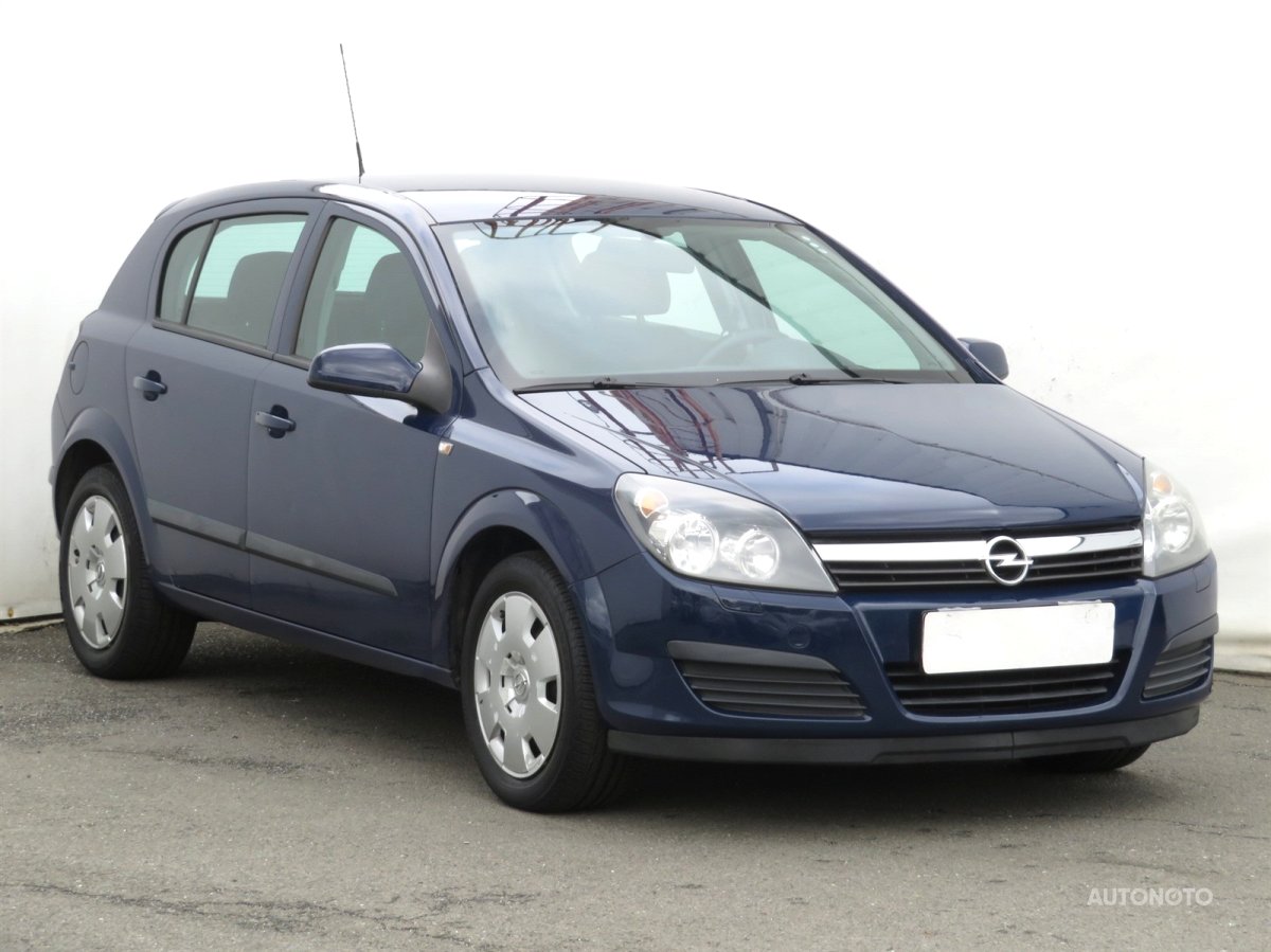 Opel Astra, 2005 - celkový pohled