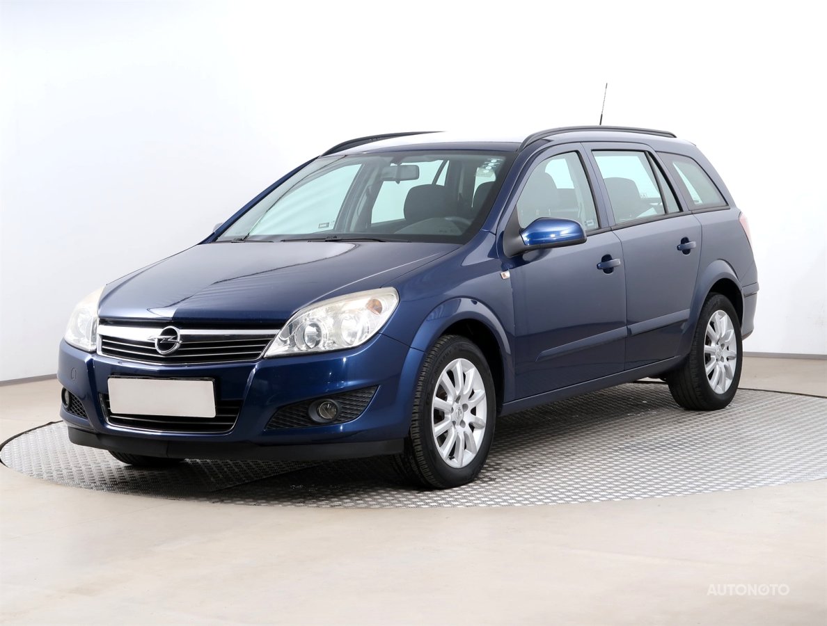 Opel Astra, 2008 - pohled č. 3