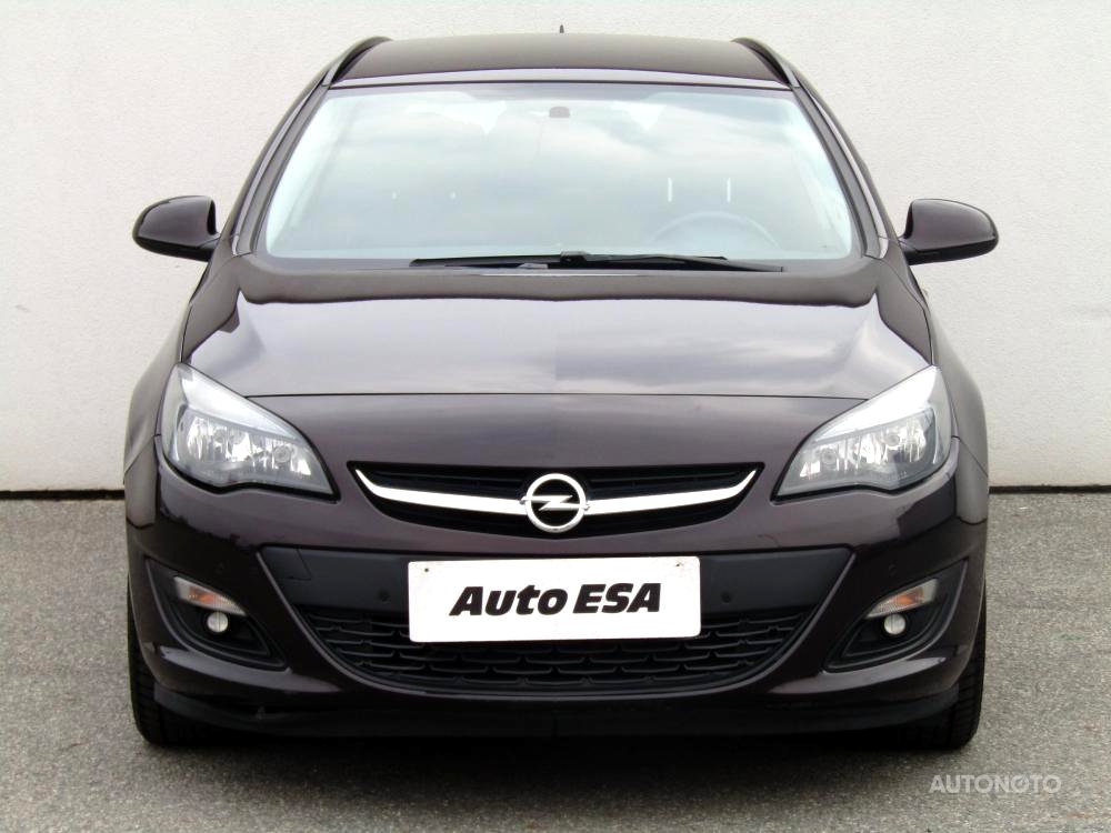 Opel Astra, 2012 - pohled č. 2