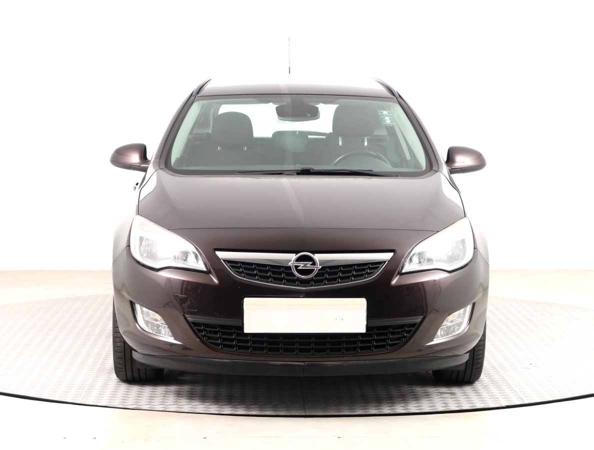 Opel Astra, 2012 - pohled č. 2