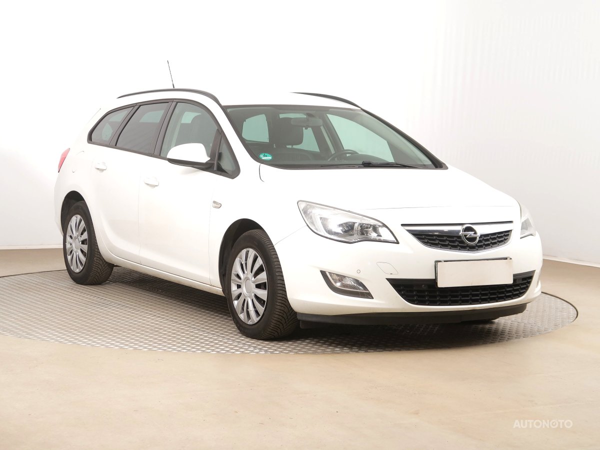 Opel Astra, 2012 - pohled č. 1