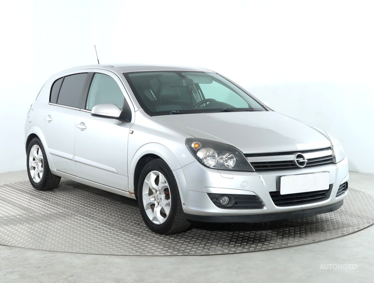 Opel Astra, 2005 - celkový pohled