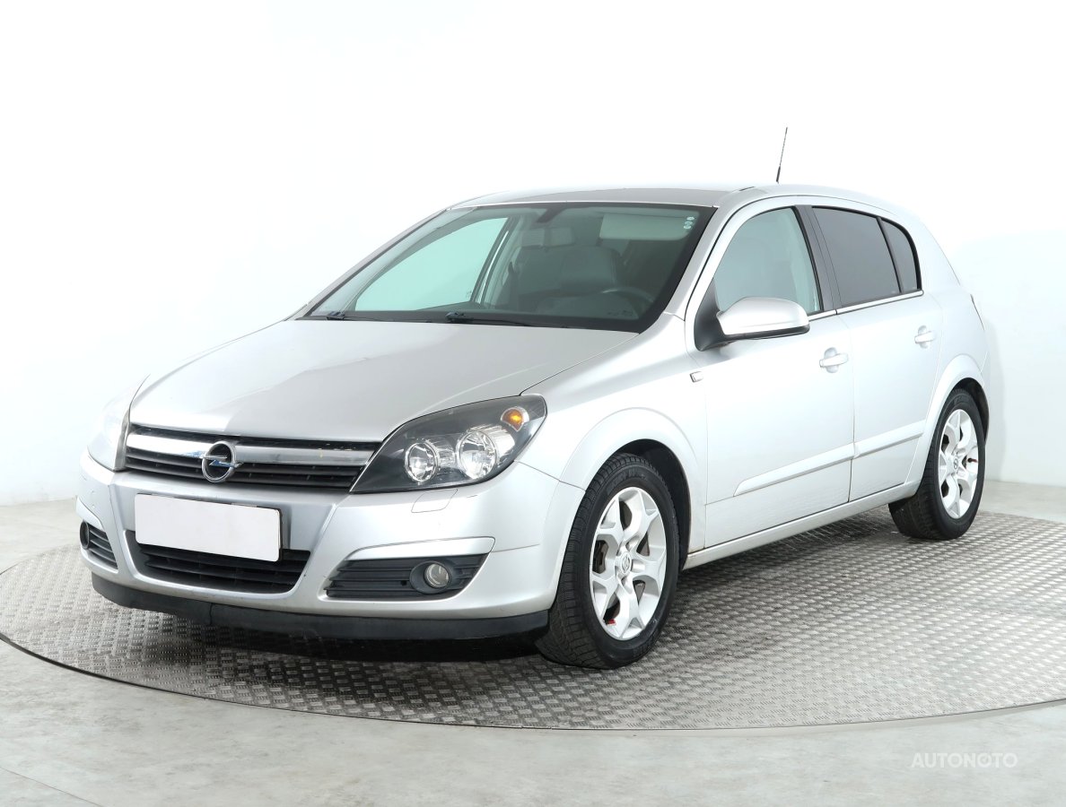 Opel Astra, 2005 - pohled č. 3