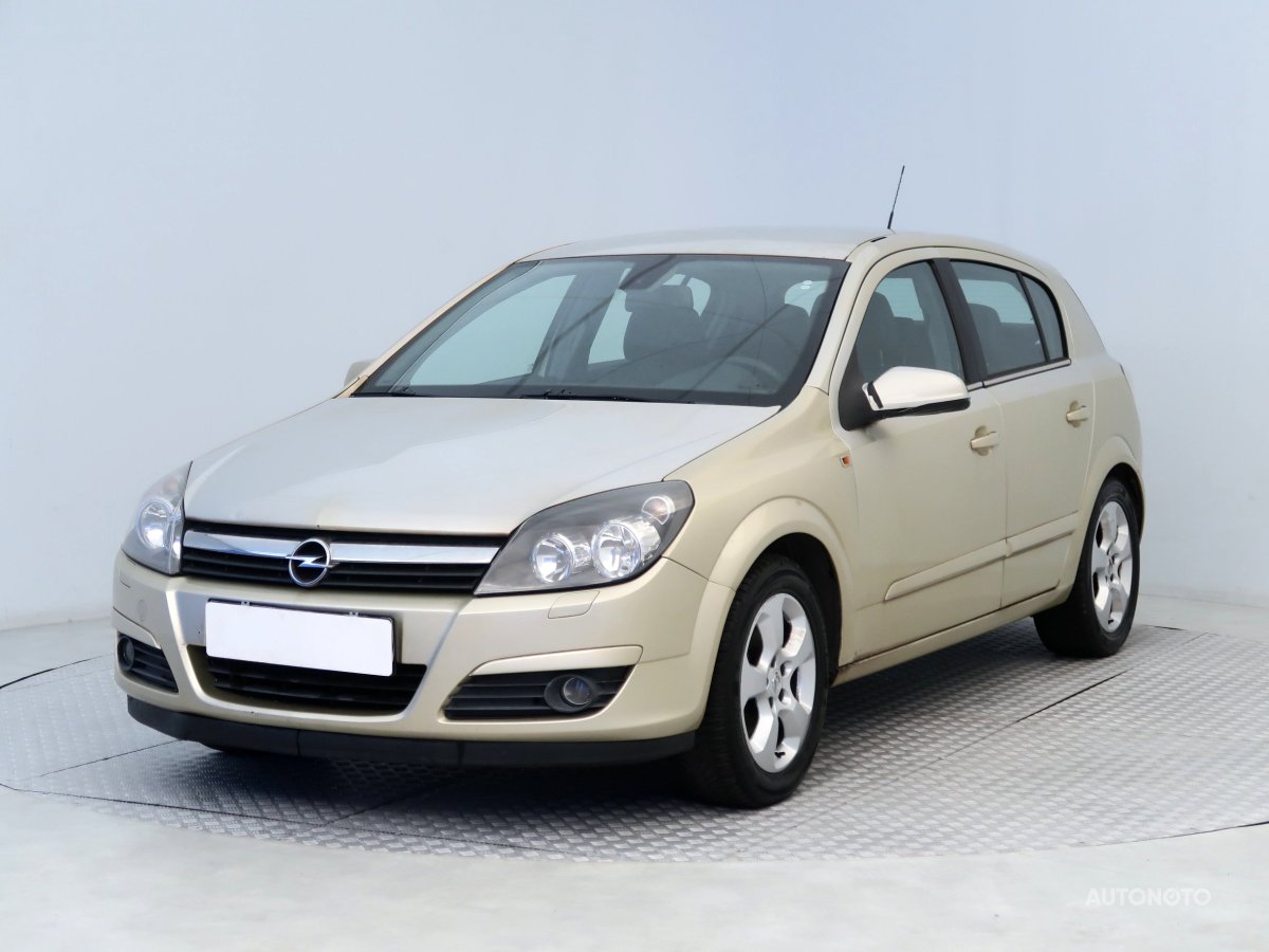 Opel Astra, 2005 - pohled č. 3