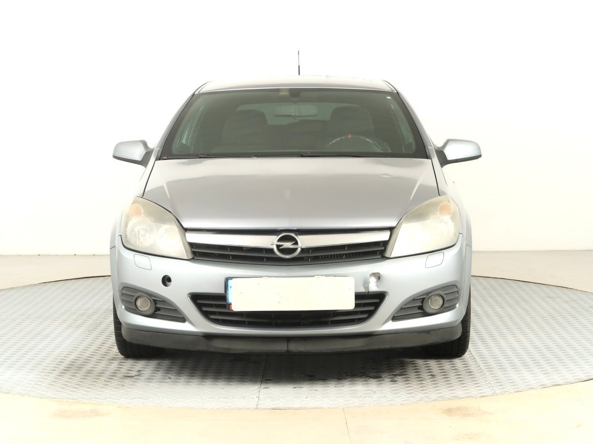Opel Astra, 2005 - pohled č. 2