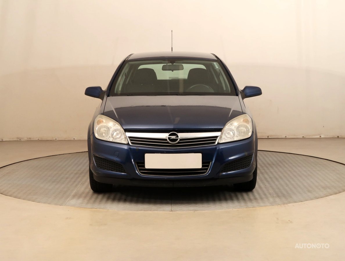Opel Astra, 2009 - pohled č. 2