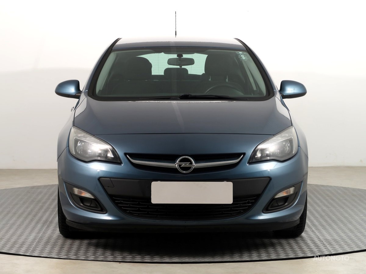 Opel Astra, 2014 - pohled č. 2