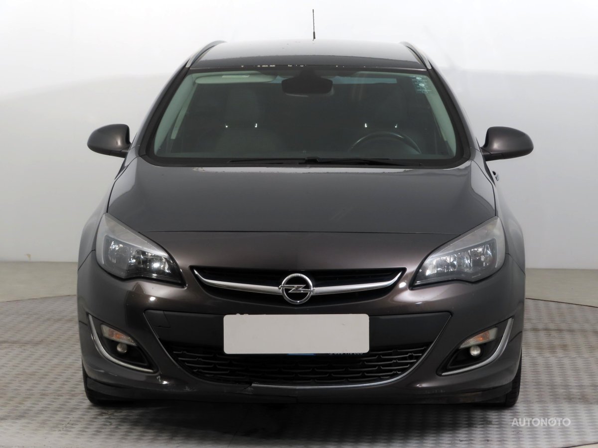 Opel Astra, 2013 - pohled č. 2