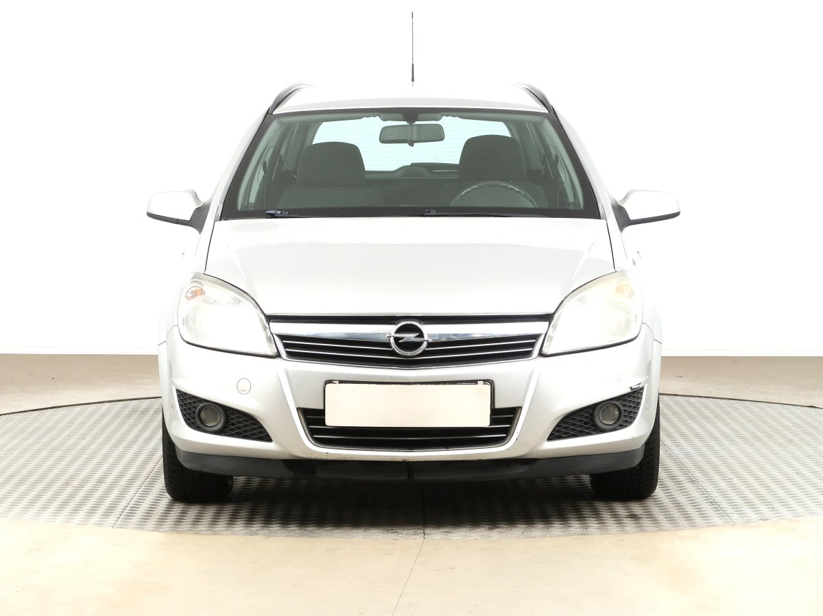 Opel Astra, 2008 - pohled č. 2