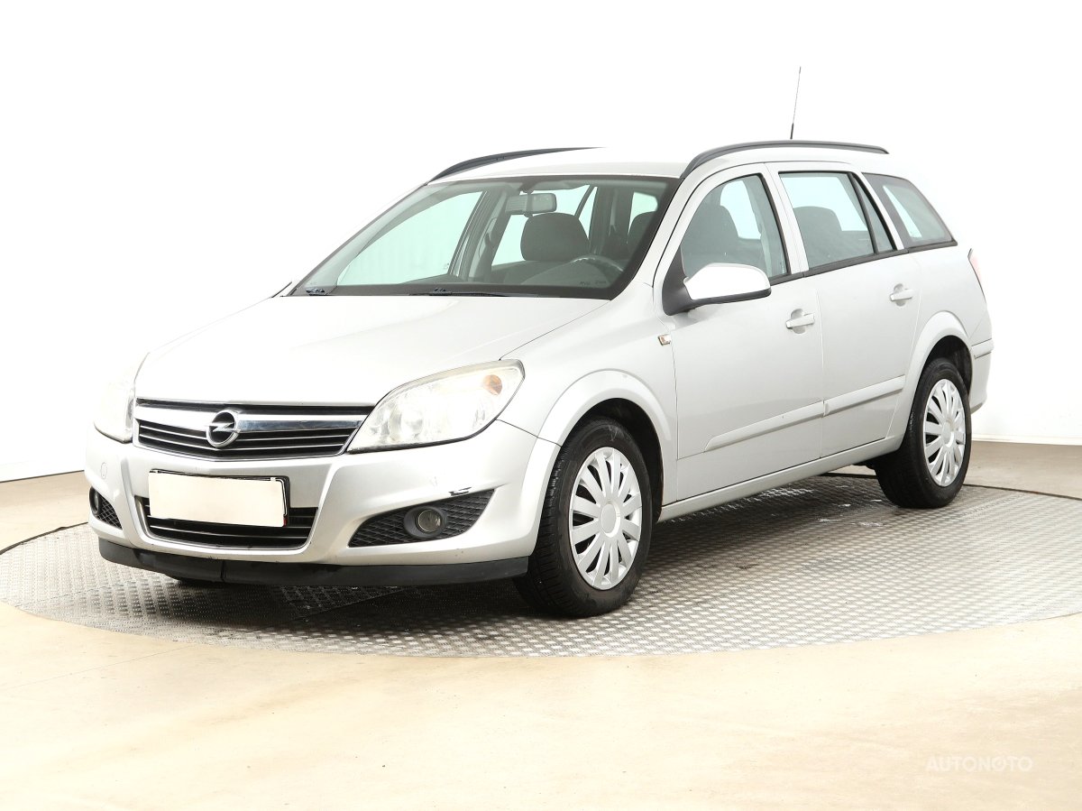 Opel Astra, 2008 - pohled č. 3