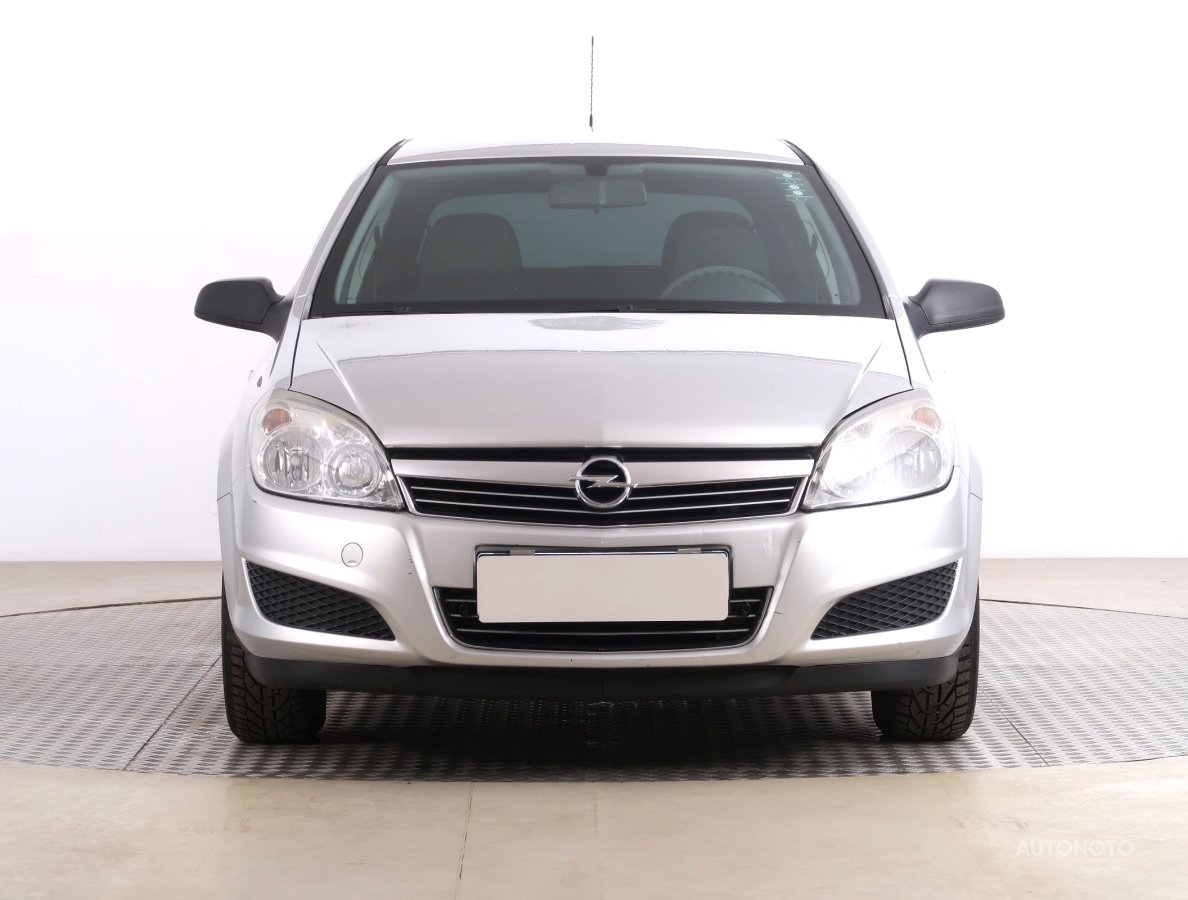 Opel Astra, 2008 - pohled č. 2