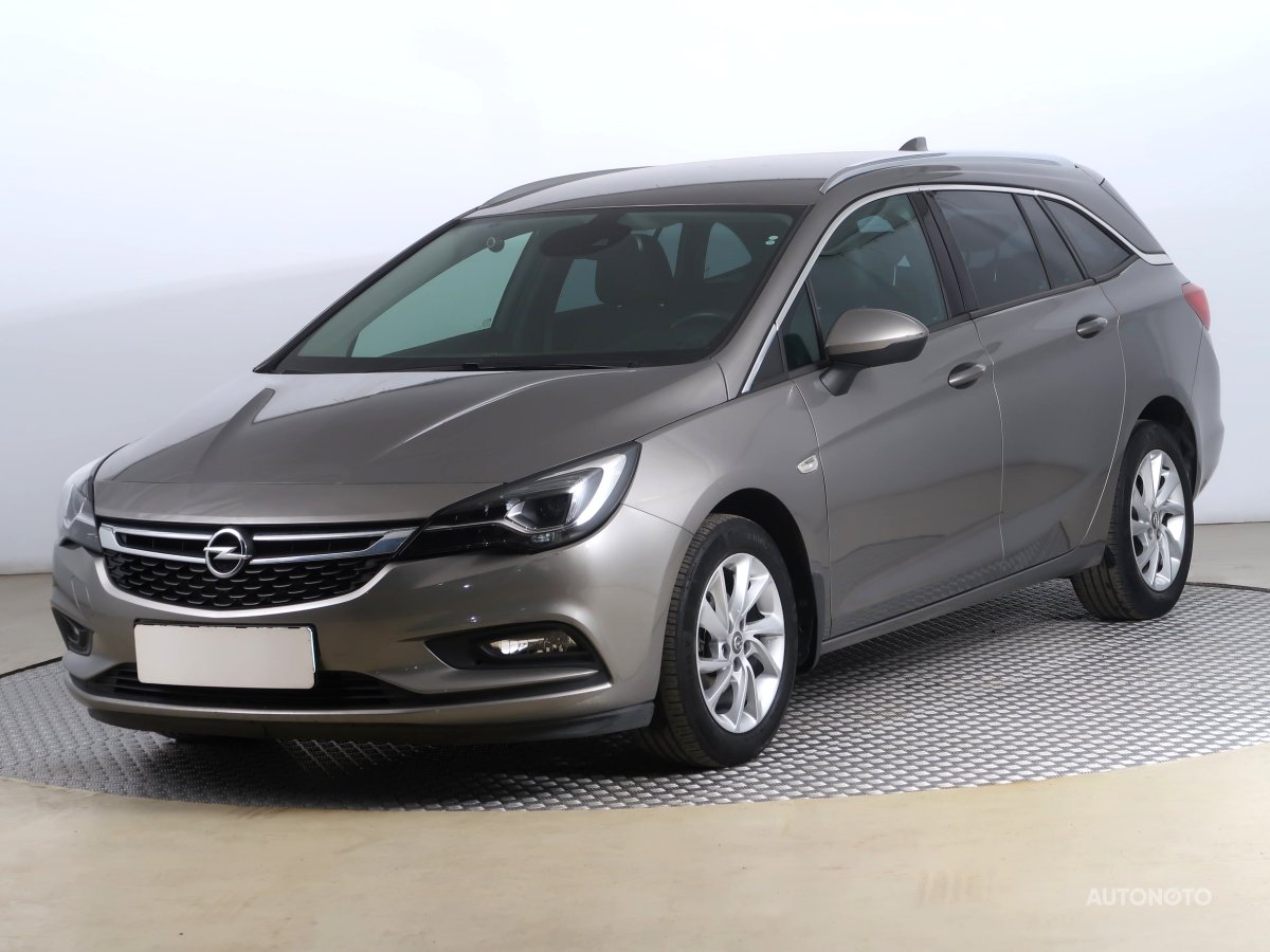 Opel Astra, 2017 - pohled č. 3