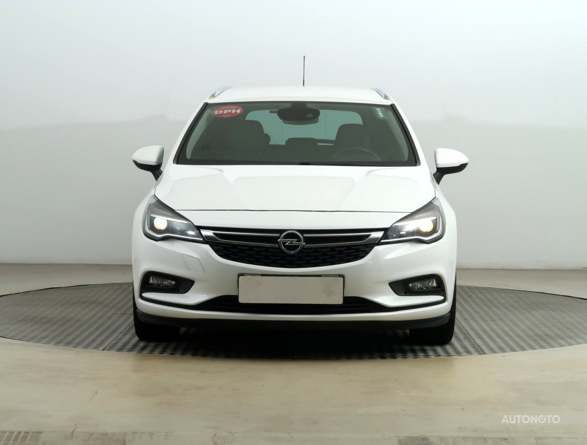Opel Astra, 2017 - pohled č. 2
