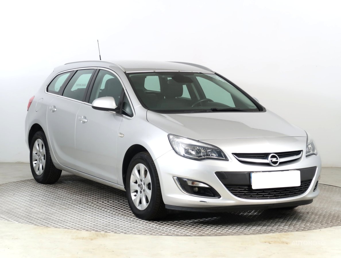 Opel Astra, 2015 - celkový pohled