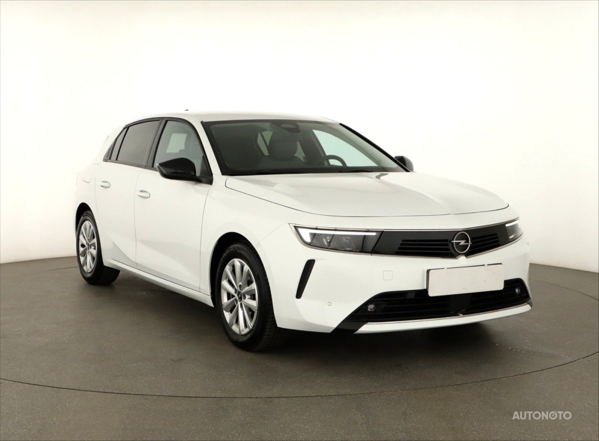 Opel Astra, 2024 - celkový pohled