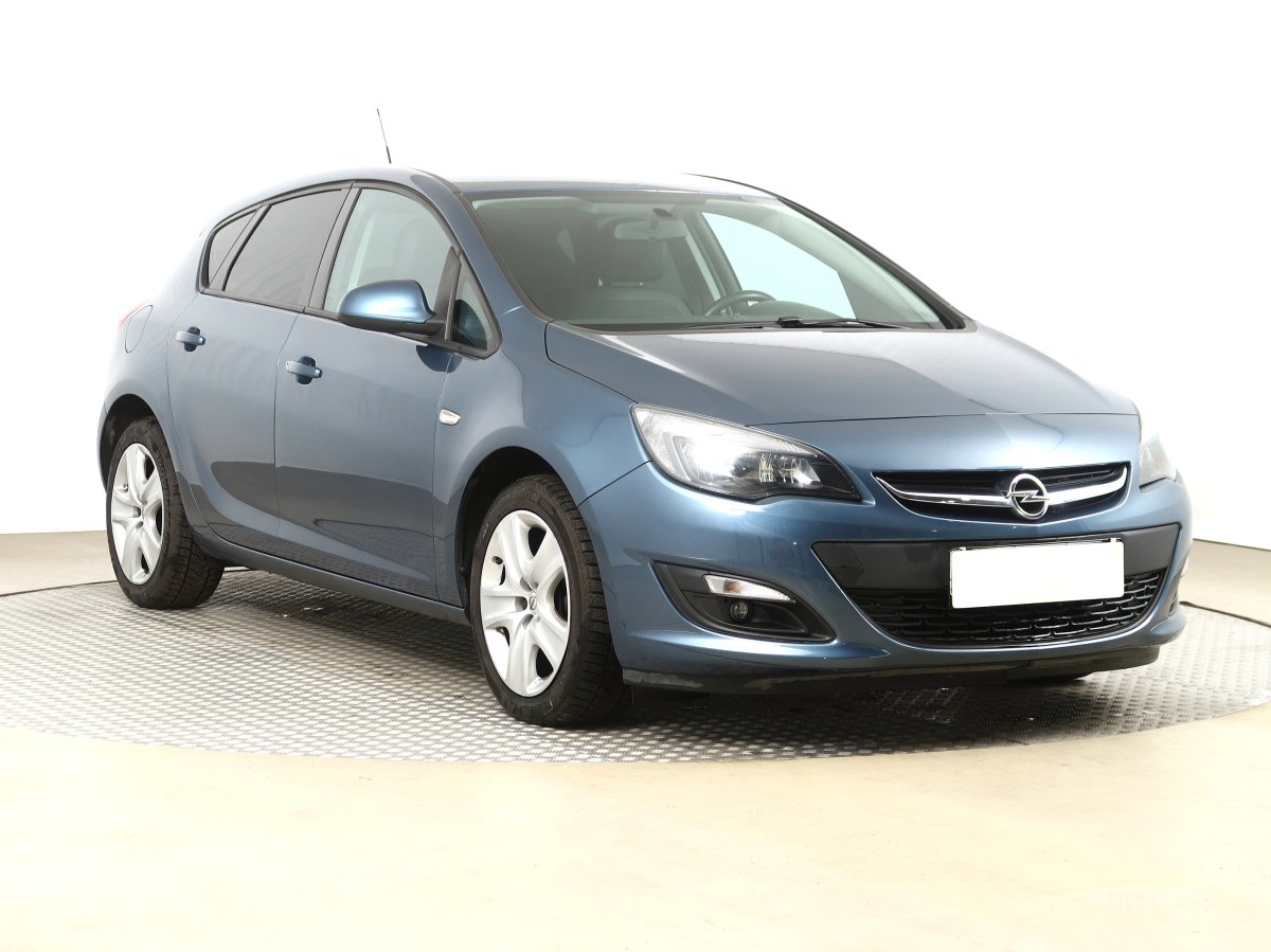 Opel Astra, 2015 - celkový pohled