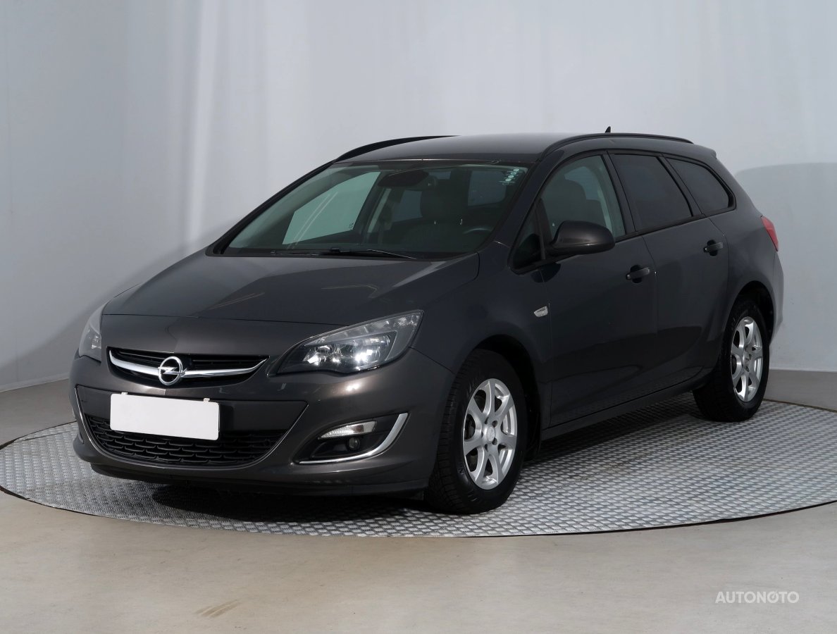 Opel Astra, 2013 - pohled č. 3