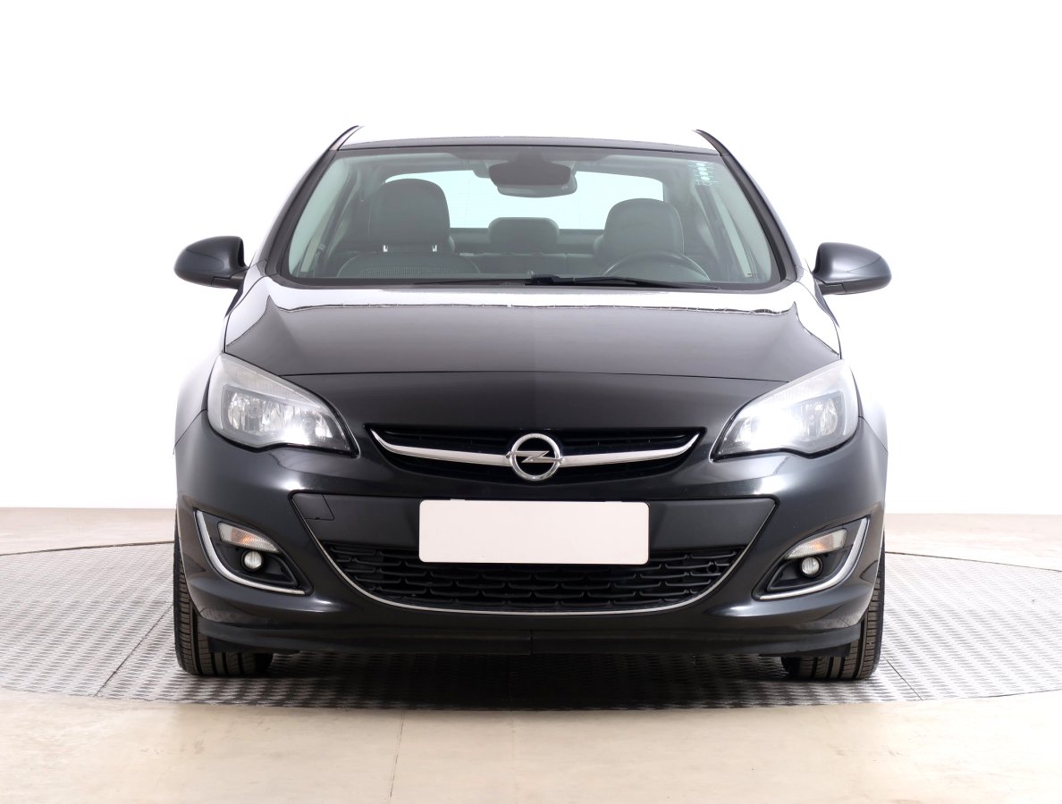 Opel Astra, 2014 - pohled č. 2