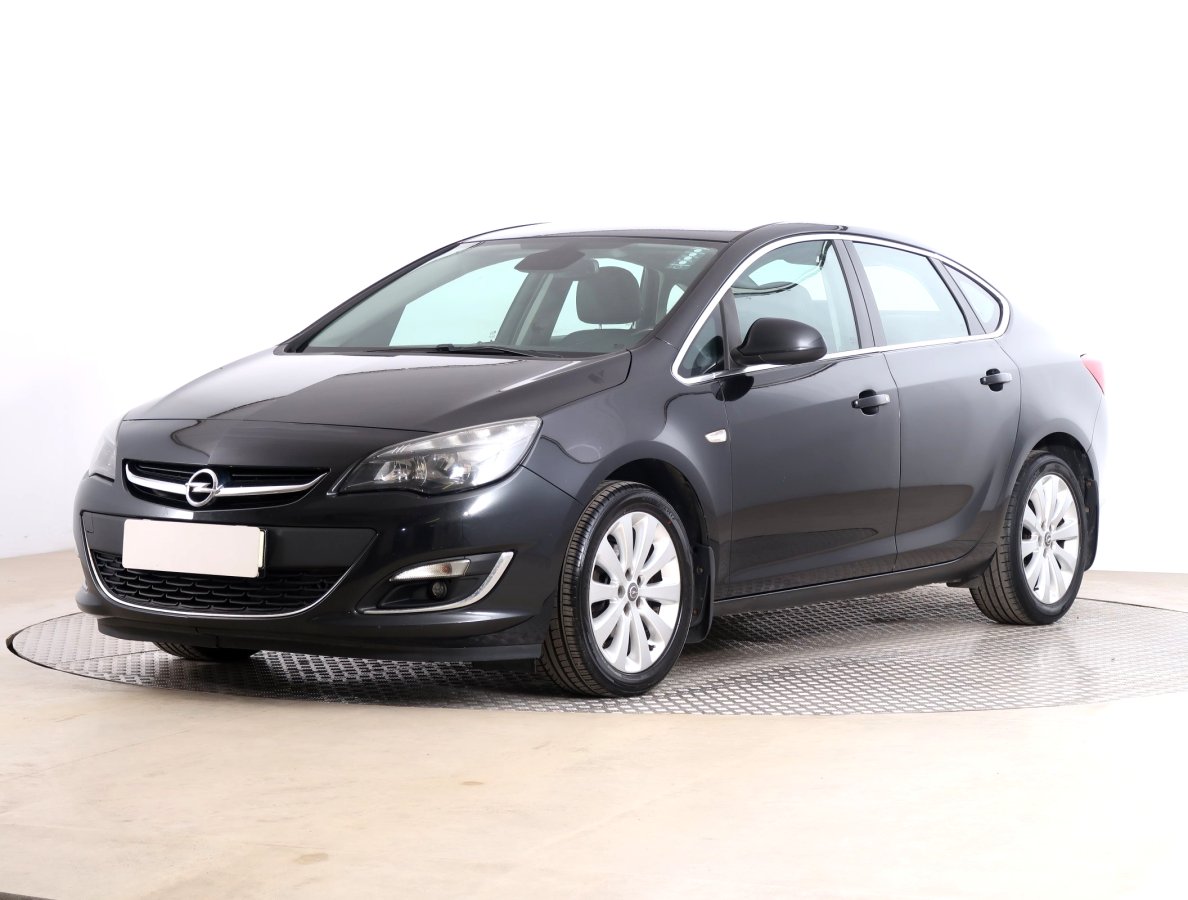 Opel Astra, 2014 - pohled č. 3