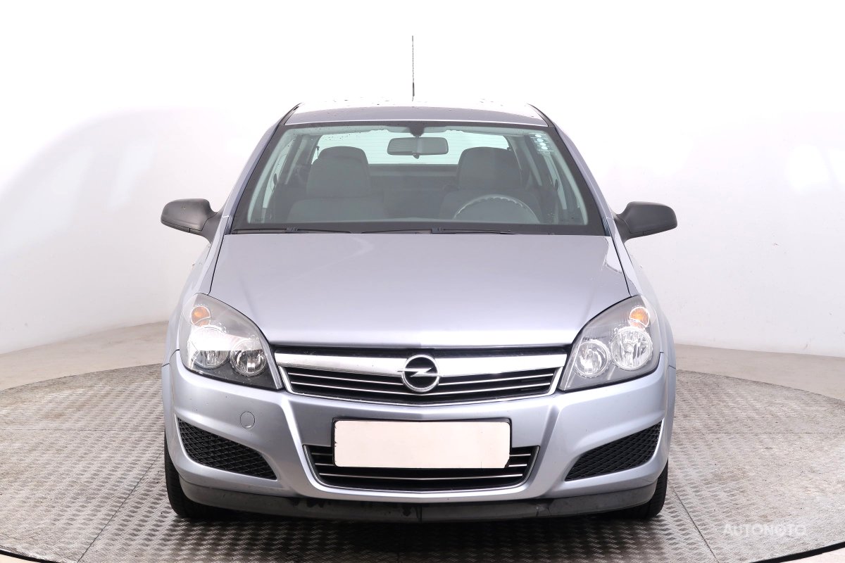 Opel Astra, 2009 - pohled č. 2