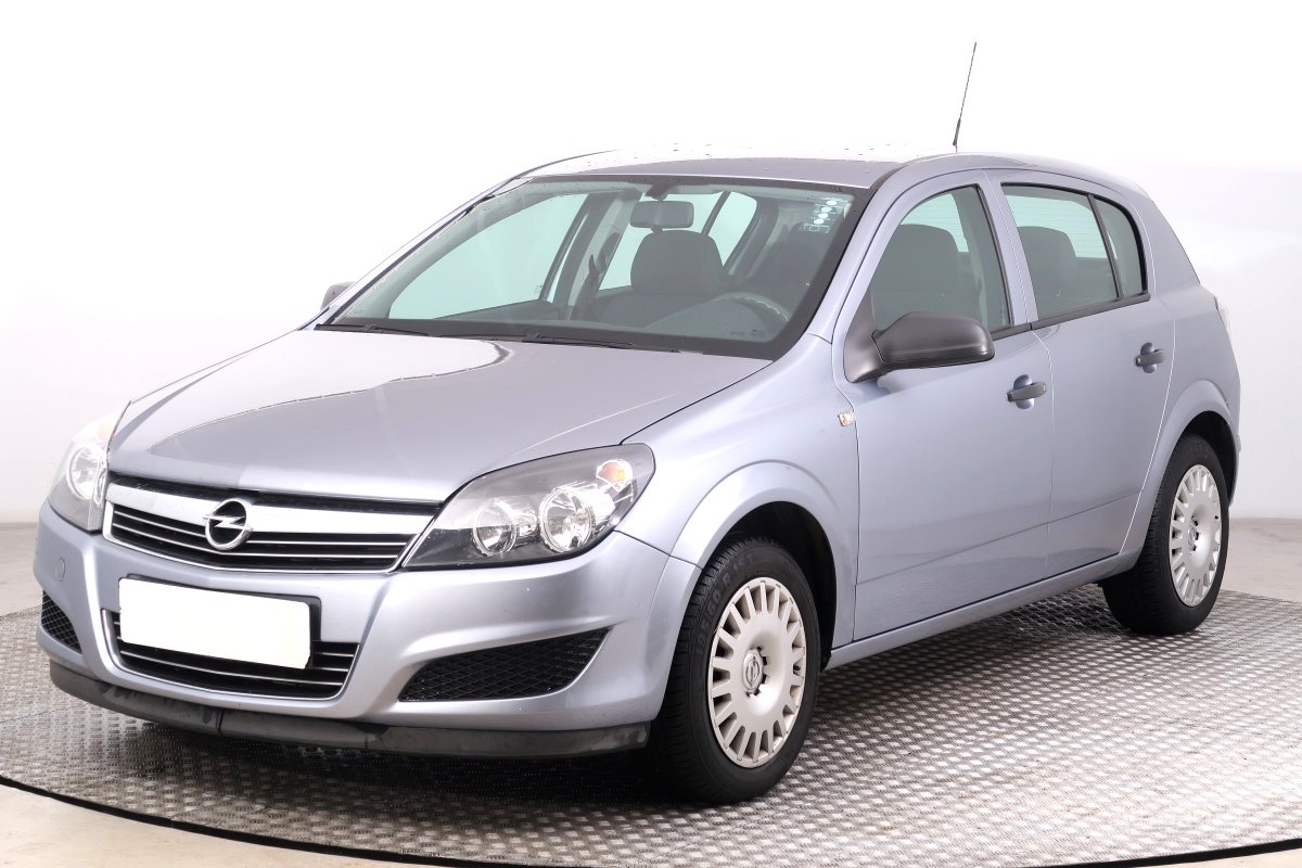 Opel Astra, 2009 - pohled č. 3