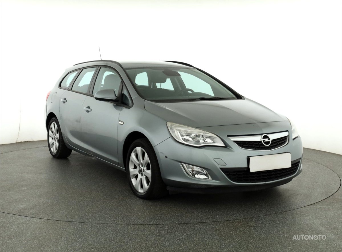 Opel Astra, 2011 - pohled č. 1