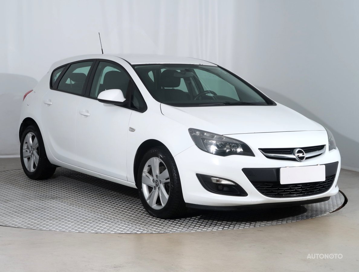 Opel Astra, 2013 - pohled č. 1