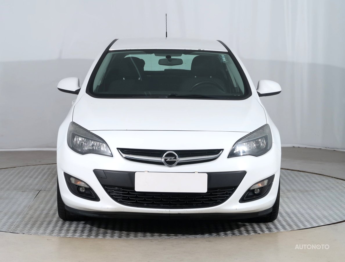 Opel Astra, 2013 - pohled č. 2