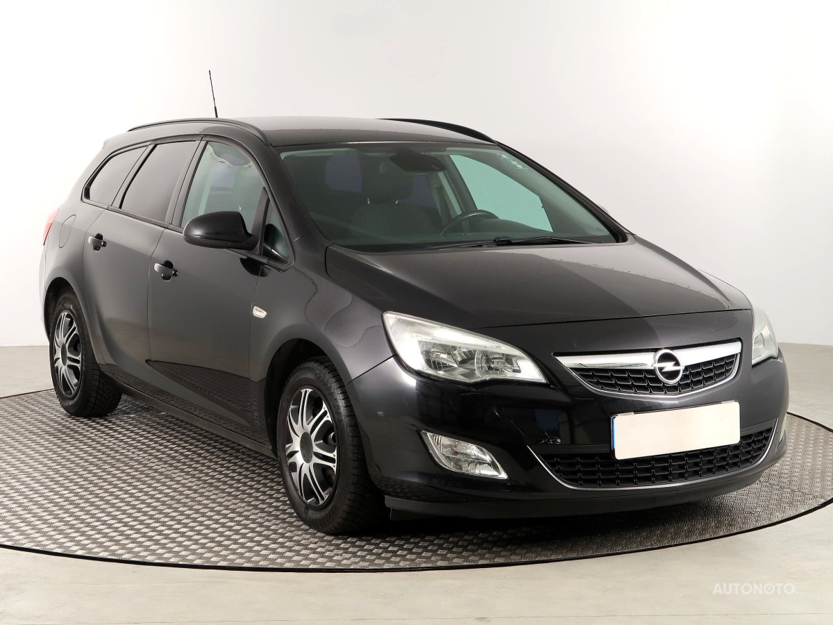 Opel Astra, 2011 - pohled č. 1