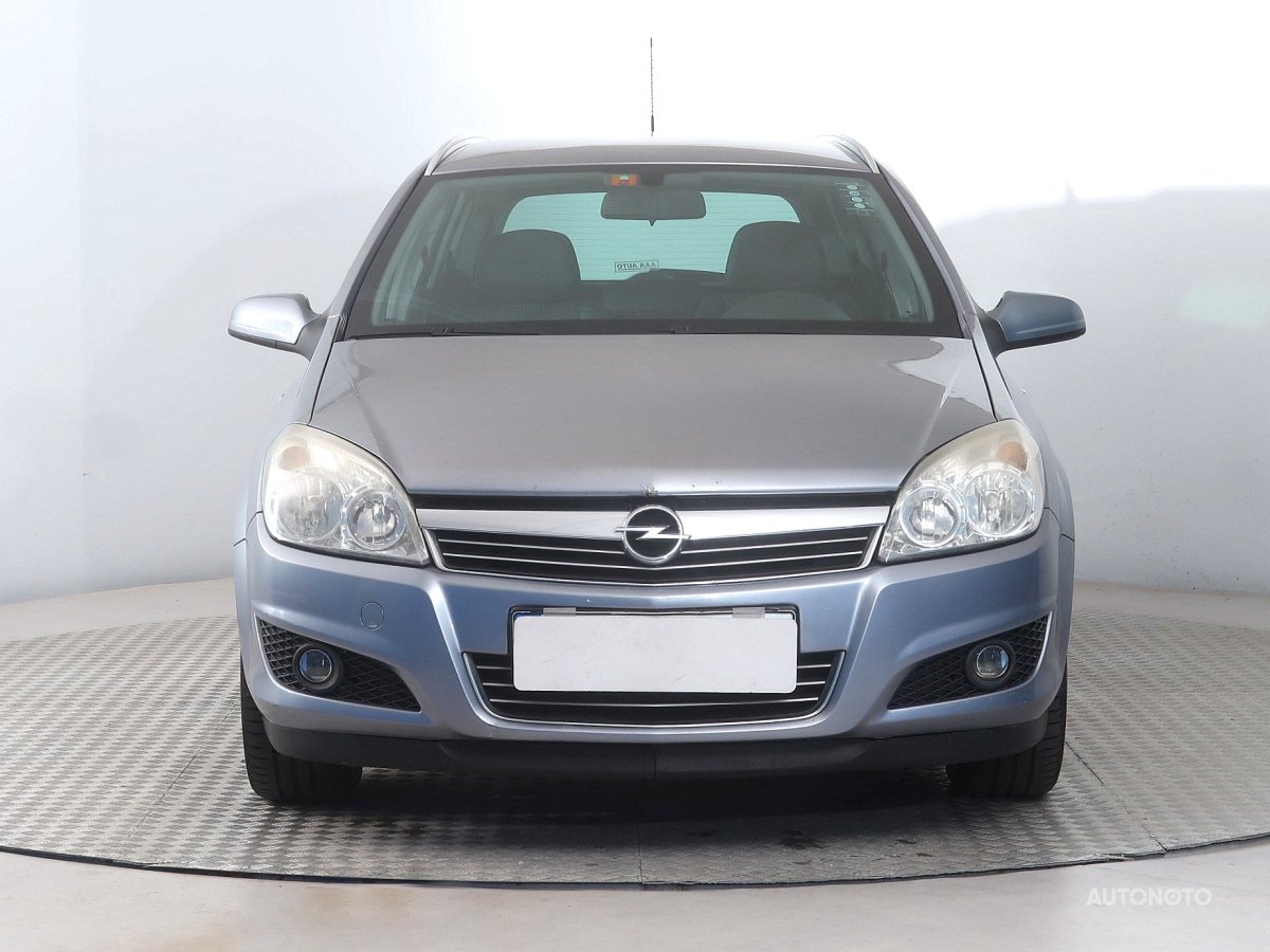 Opel Astra, 2008 - pohled č. 2