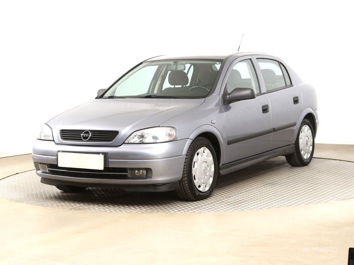 Opel Astra, 2004 - pohled č. 3