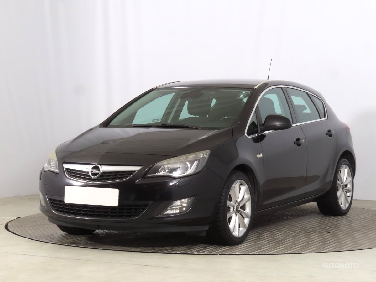 Opel Astra, 2010 - pohled č. 3