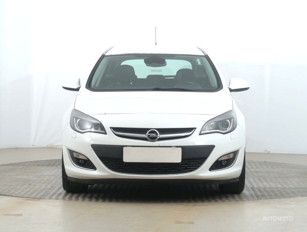 Opel Astra, 2013 - pohled č. 2