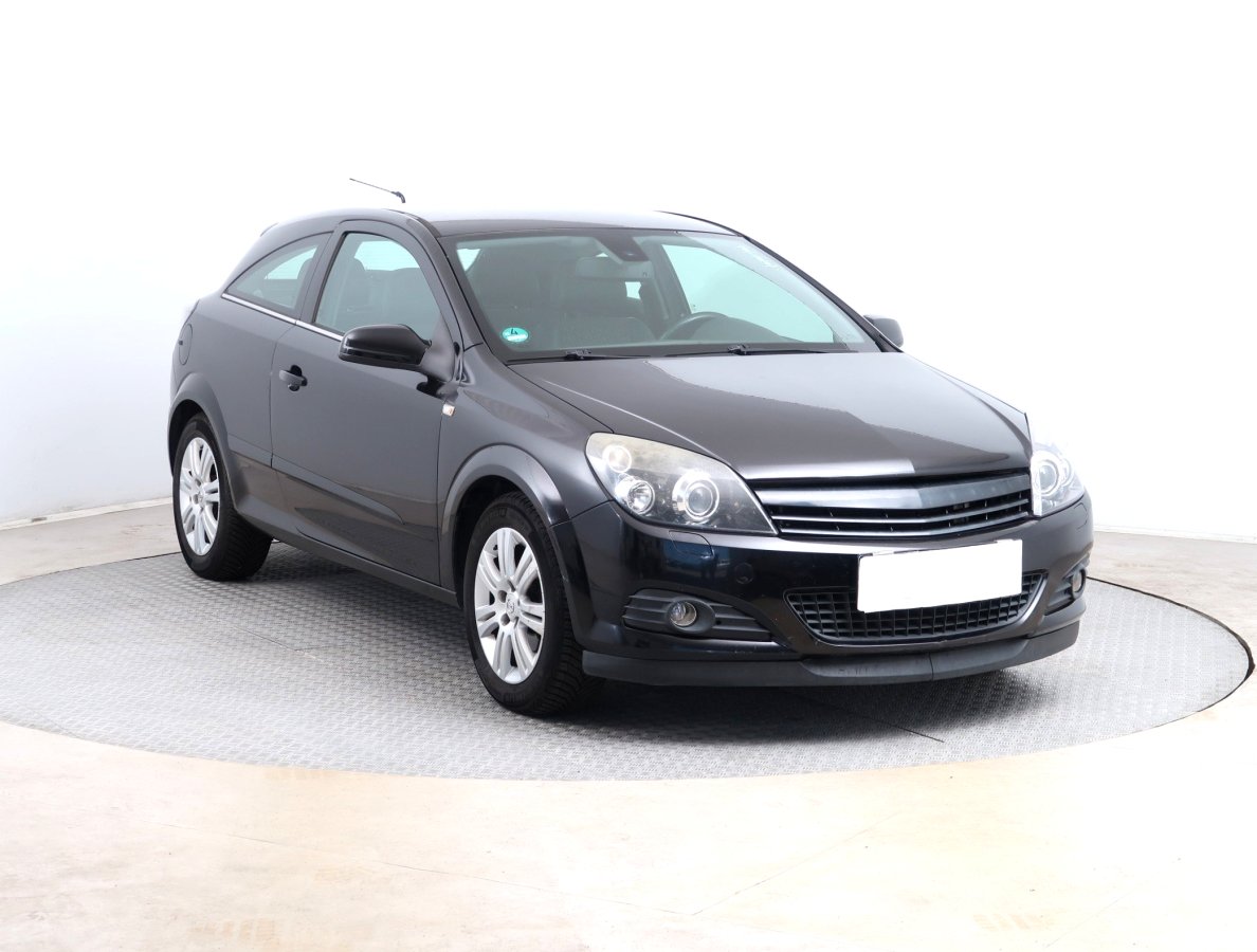 Opel Astra, 2009 - celkový pohled