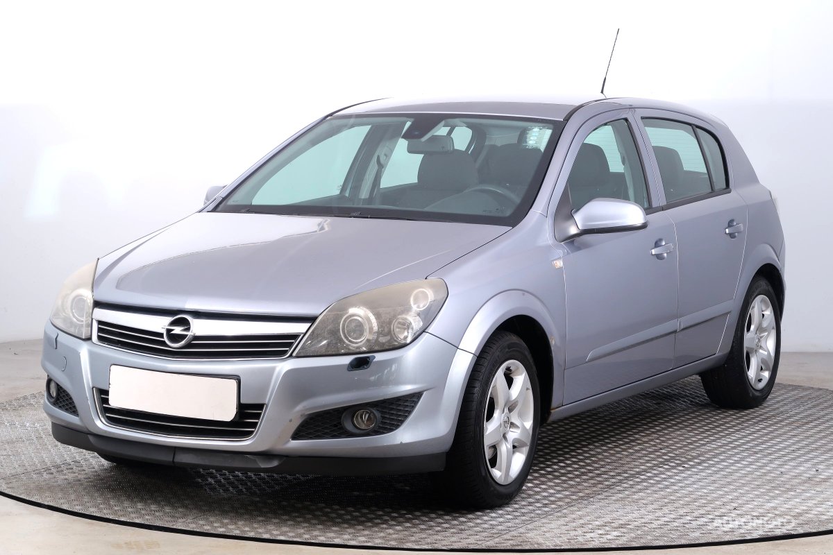 Opel Astra, 2008 - pohled č. 3