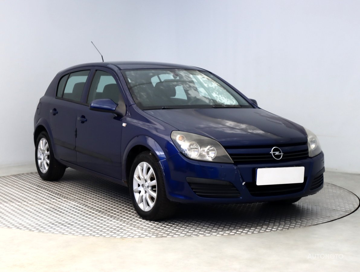 Opel Astra, 2005 - celkový pohled