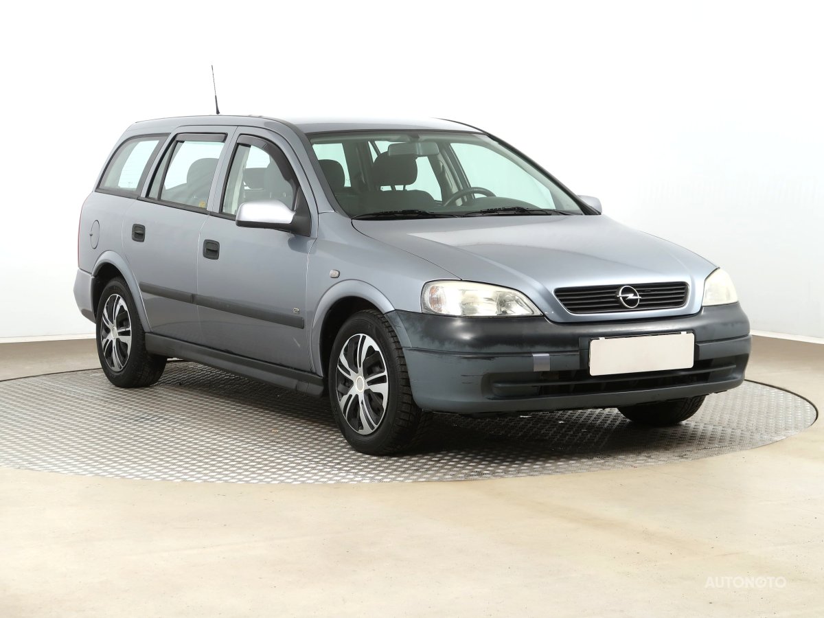 Opel Astra, 2006 - celkový pohled