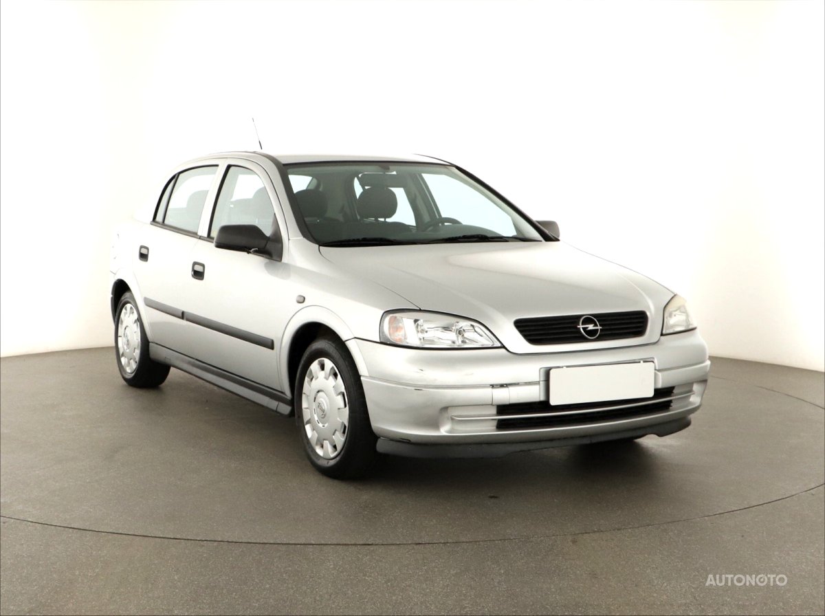 Opel Astra, 2007 - celkový pohled