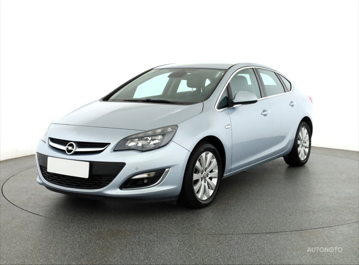 Opel Astra, 2014 - pohled č. 3