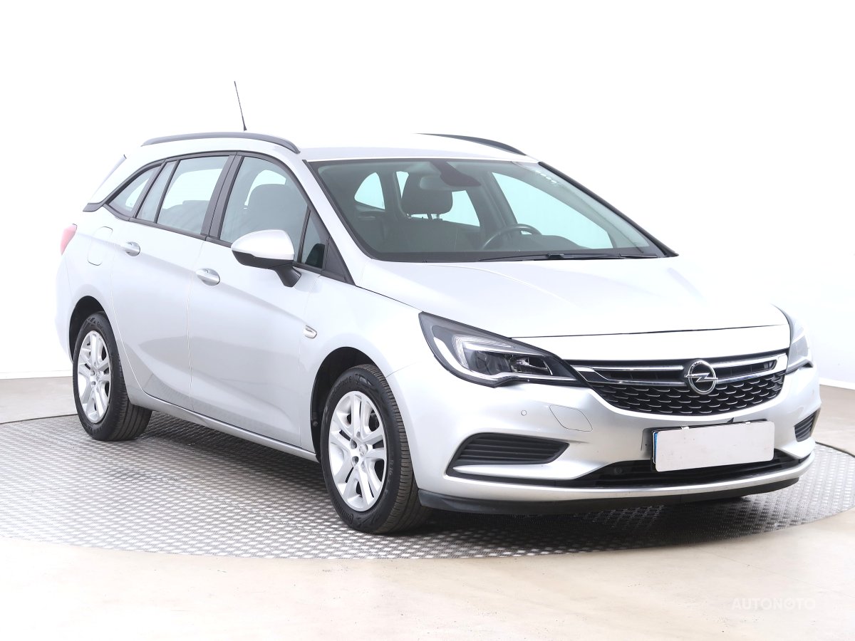 Opel Astra, 2019 - celkový pohled
