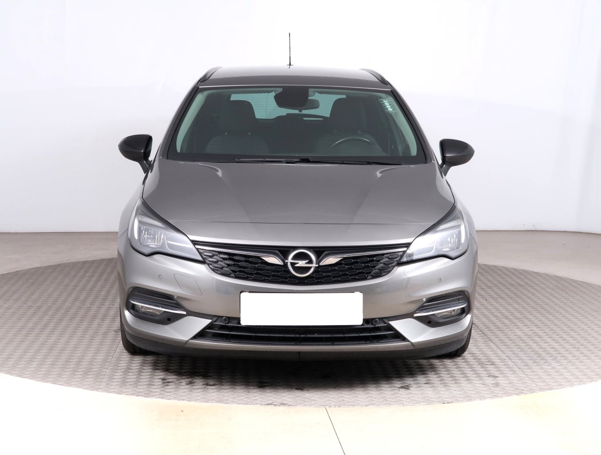 Opel Astra, 2021 - pohled č. 2