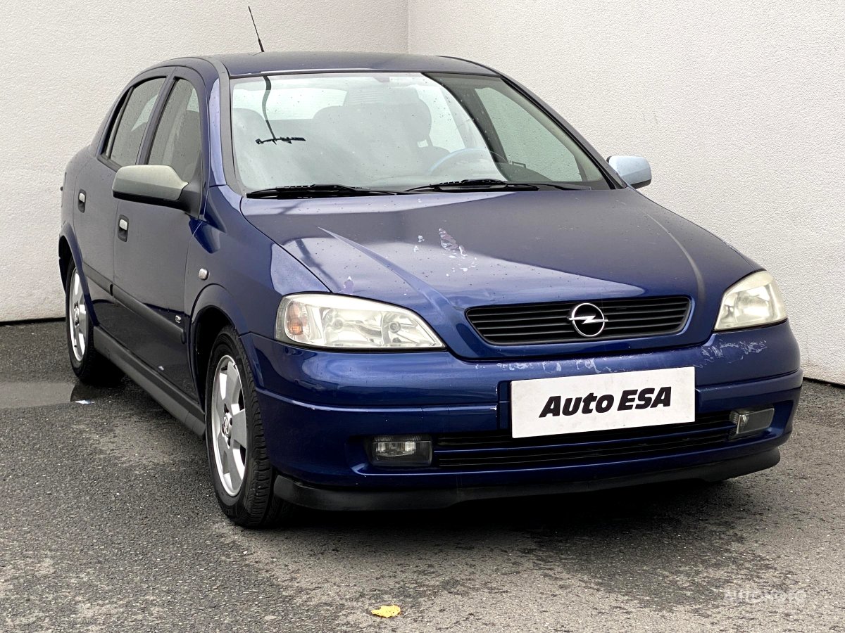 Opel Astra, 2008 - celkový pohled