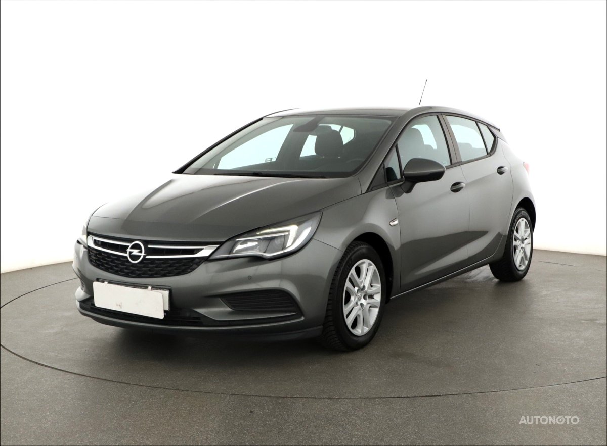 Opel Astra, 2018 - pohled č. 3