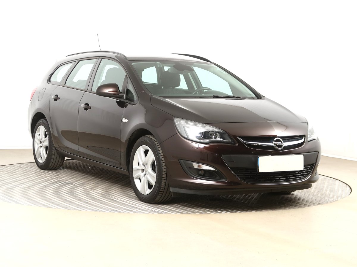 Opel Astra, 2015 - celkový pohled