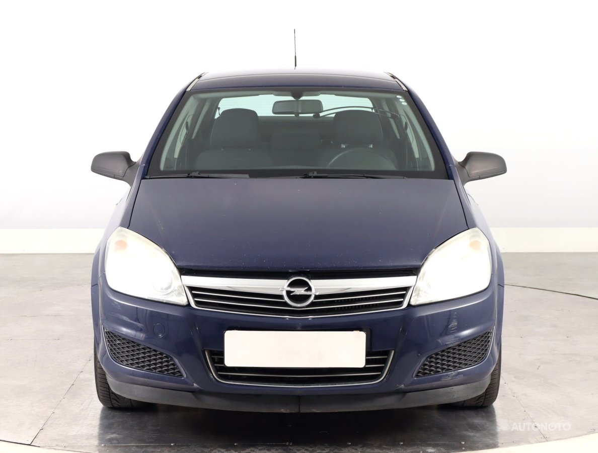 Opel Astra, 2008 - pohled č. 2