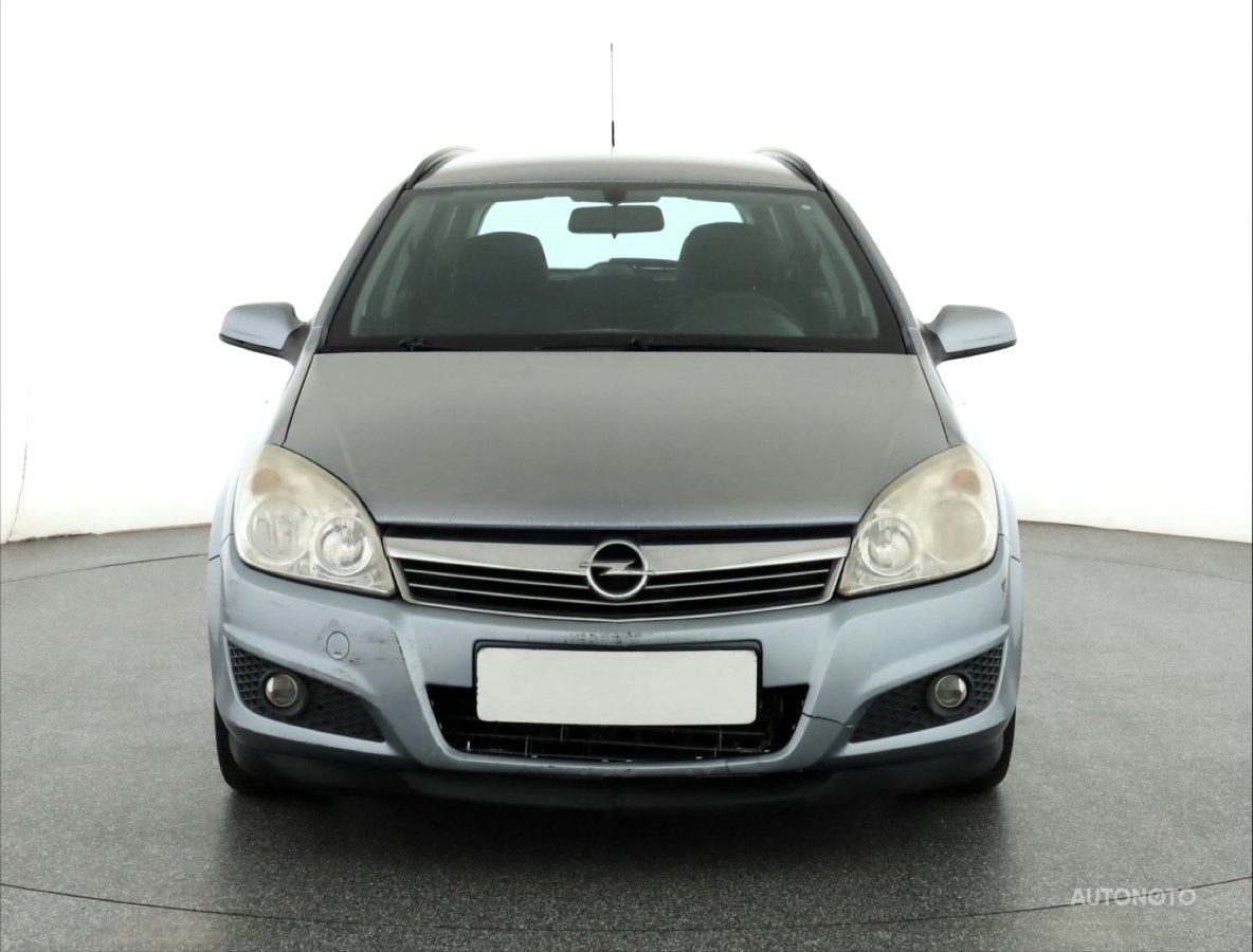 Opel Astra, 2008 - pohled č. 2
