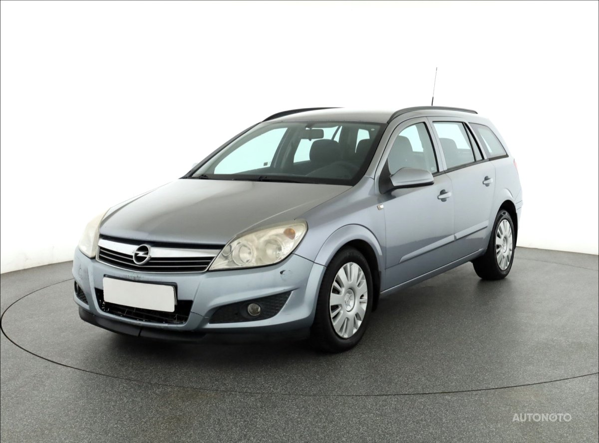 Opel Astra, 2008 - pohled č. 3