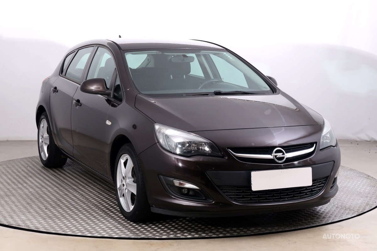 Opel Astra, 2015 - celkový pohled