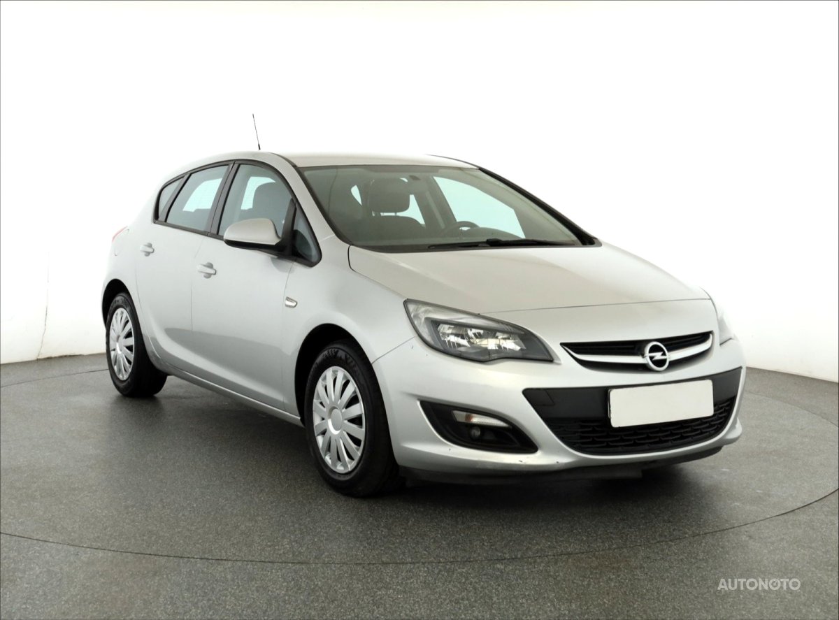 Opel Astra, 2015 - celkový pohled