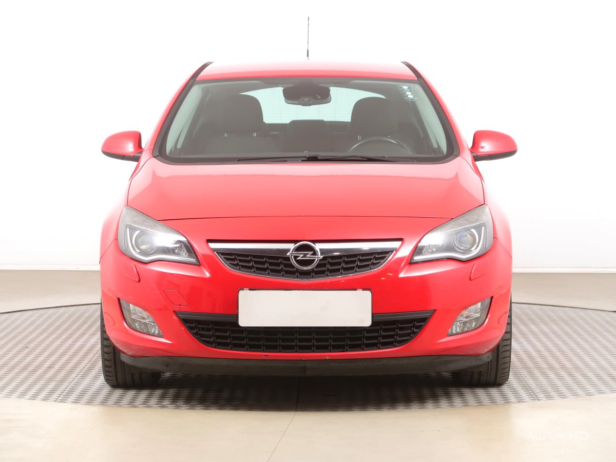 Opel Astra, 2011 - pohled č. 2